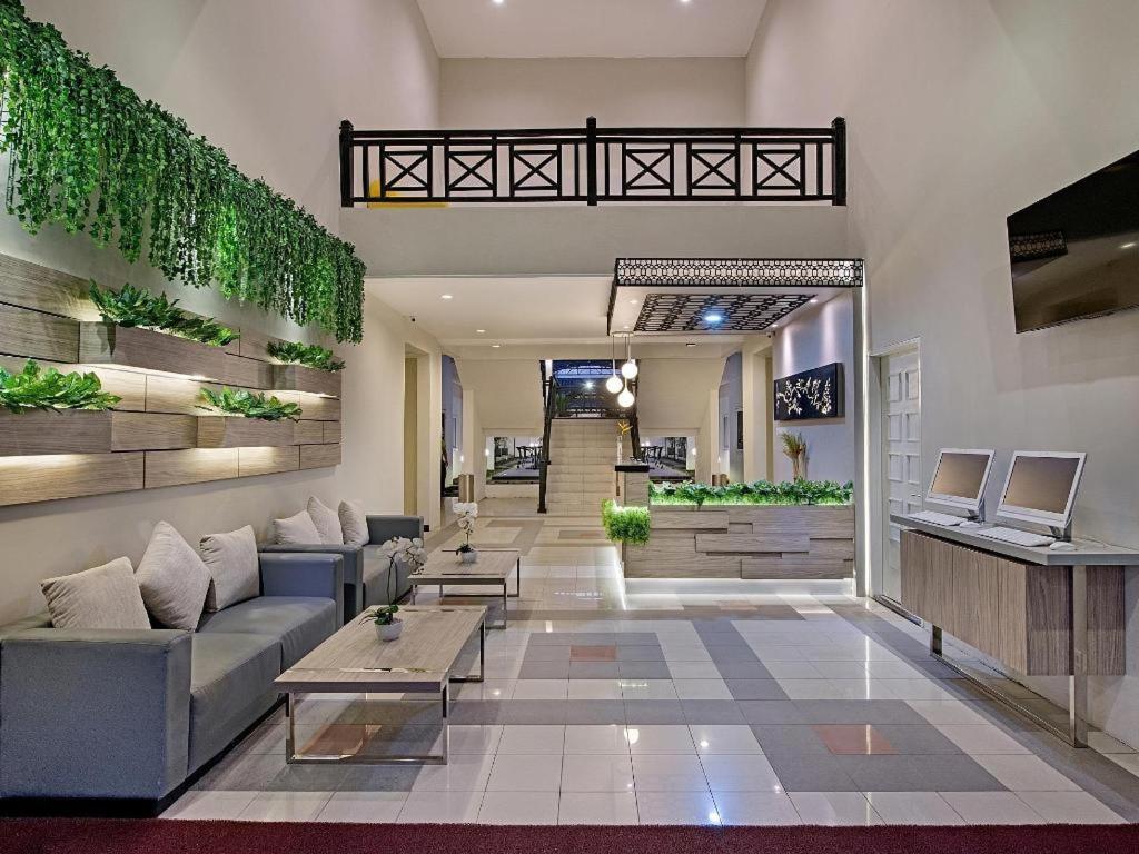 Whiz Prime Hotel Darmo Harapan Surabaja Zewnętrze zdjęcie