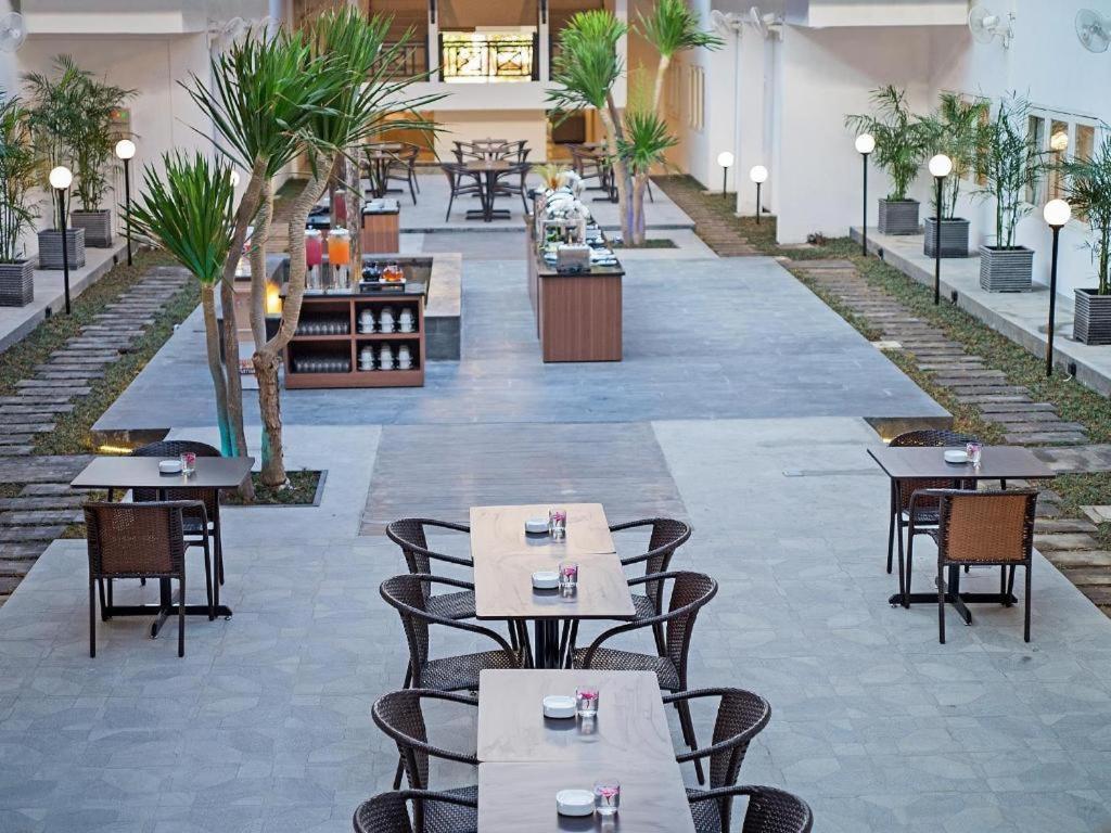 Whiz Prime Hotel Darmo Harapan Surabaja Zewnętrze zdjęcie