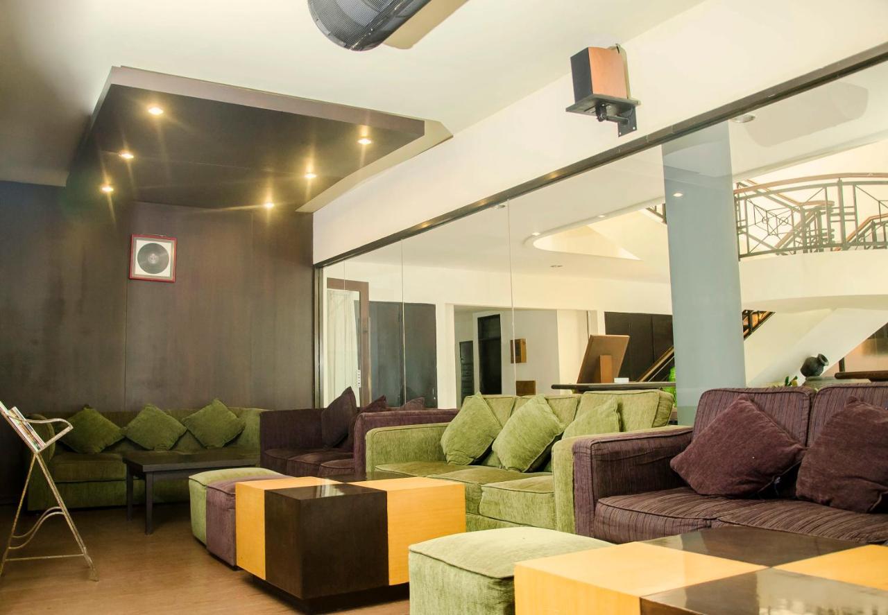 Whiz Prime Hotel Darmo Harapan Surabaja Zewnętrze zdjęcie