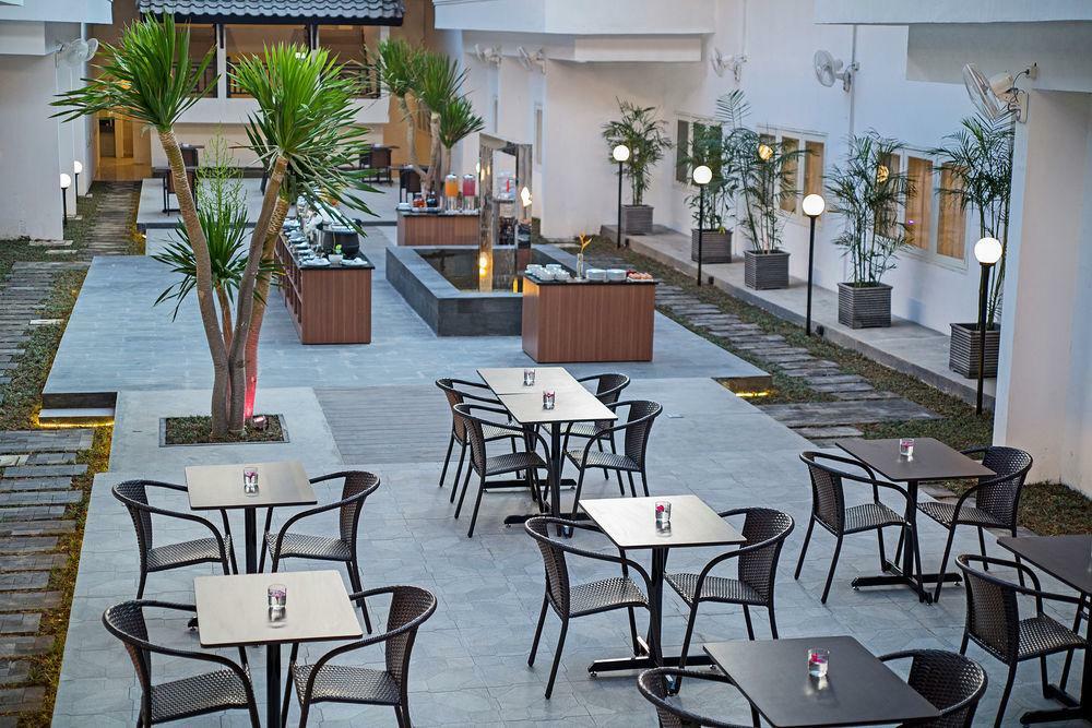 Whiz Prime Hotel Darmo Harapan Surabaja Zewnętrze zdjęcie