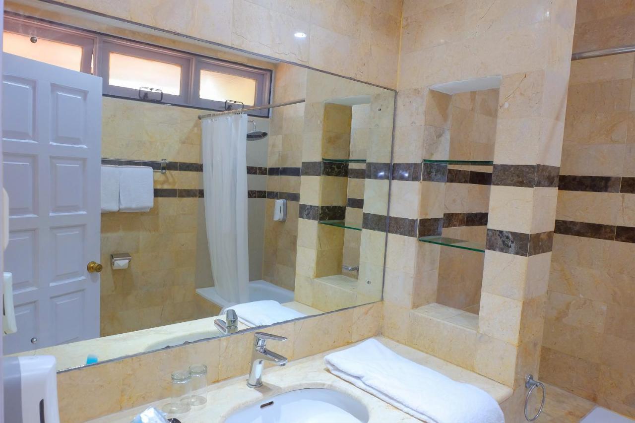 Whiz Prime Hotel Darmo Harapan Surabaja Zewnętrze zdjęcie